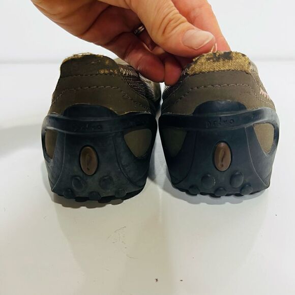 Pr!vo by Clarks Comfort Slip On Shoes Gray Beige - Picture 7 of 12